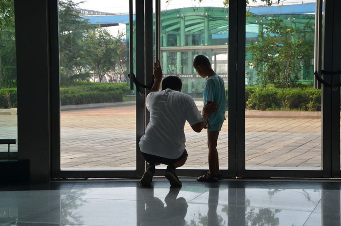 信任危机？成都男子携子做鉴定，结果揭晓后家庭何去何从